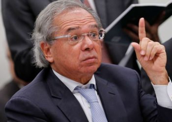 Guedes confirma que governo vai prorrogar auxílio emergencial por mais 3 meses
