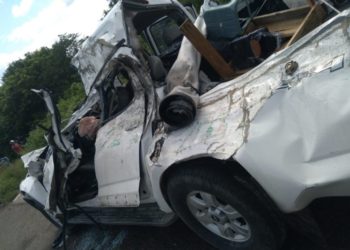 Acidente entre caminhão, carros e moto mata duas pessoas e deixa várias feridas na BR-423, em Inhapi-AL