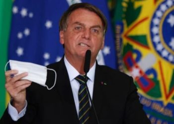 Bolsonaro manda Queiroga desobrigar uso de máscaras por vacinados e curados