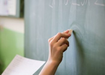 O puxão de orelha da minha professora Aidil (Por Francisco Nery Júnior)