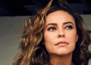 Paolla Oliveira posta sem calcinha e ganha mais de 1 milhão e 200 mil curtidas