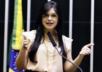 Ex-aliada de Bolsonaro, Dayane Pimentel pede impeachment do presidente