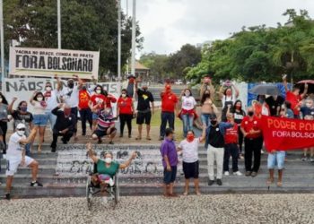 Ato “Fora Bolsonaro” prestou homenagem às vítimas da Covid em Paulo Afonso: “Luta seguirá até esse governo ser destituído”