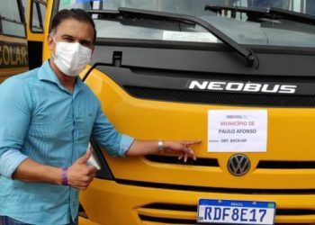 Representado deputado Bacelar, vereador Marconi participa de Solenidade de entrega de micro-ônibus para Diocese