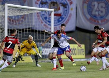 Gabigol marca três e Bahia é goleado por 5 x 0 pelo Flamengo em Salvador