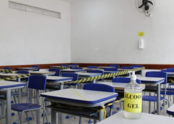 Paulo Afonso anuncia volta das aulas presenciais nas escolas da rede municipal