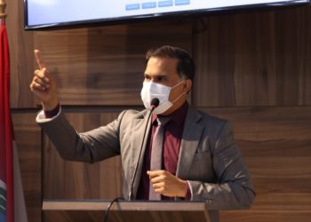 Vereador Marconi Daniel critica carestia dos alimentos e caos na saúde do Hospital Nair Alves de Souza