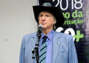 Sérgio Reis passou mal com repercussão de áudio, diz mulher