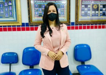 “Qual é a prioridade dessa gestão?”, indaga Evinha sobre contrariedades de Luiz de Deus