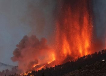 Erupção de vulcão nas Ilhas Canárias: Risco de tsunami no Brasil é baixo, mas existe, dizem professores