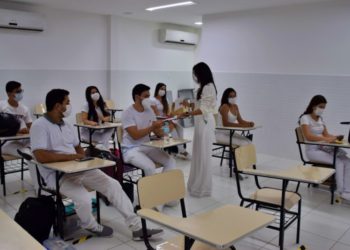 Unirios retoma aulas presenciais parcialmente