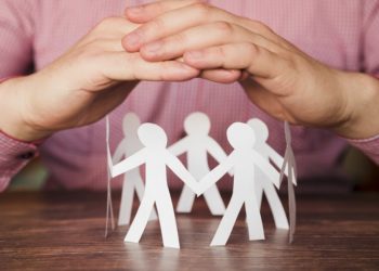 Assistência social e o mito a favor (por Evelyn Santana)