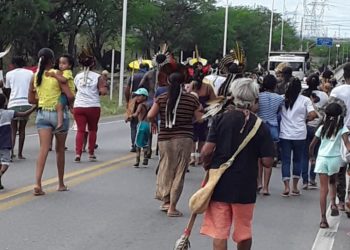 Paulo Afonso: Índios bloqueiam Ponte Metálica por 50 minutos em protesto contra marco temporal