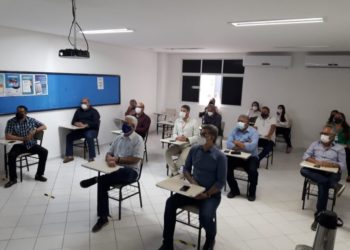 Aplicativo desenvolvido por alunos da Unirios é apresentado a secretários municipais