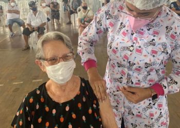 Paulo Afonso inicia aplicação de 3ª dose para idosos a partir de 80 anos