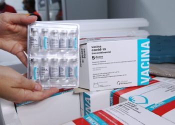 Bahia receberá 261.390 doses de vacinas da Pfizer e AstraZeneca contra Covid-19