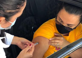 Paulo Afonso anuncia 3ª dose para 75+ e trabalhadores da Saúde com 65+, e 2ª da Astrazenca