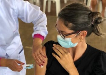 Mais de 2 mil receberam nesta sexta-feira (15), a 2ª dose da vacina Astrazeneca em Paulo Afonso