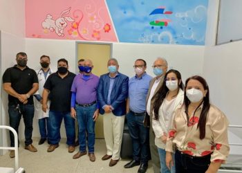 Luiz de Deus entrega requalificação no HMPA e agradece trabalho dos profissionais da saúde