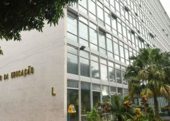 OPINIÃO – O Governo Federal atrasa bolsa de formação de professores (Andressa Pessoa)