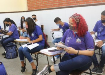 Bahia – Estudantes relatam as emoções no retorno do ensino 100% presencial