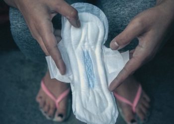 Não são elas mulheres? – Direitos femininos em tempos de retrocesso (Evelyn F. Santana)