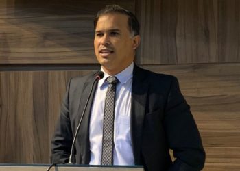 Marconi: “Essa história que a prefeitura tinha que salvar e pagar a Saúde é pura mentira”