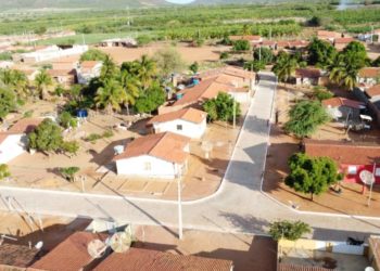 Prefeitura de Glória (BA) entrega 5.546m² de calçamento no Povoado Agrovila 05 do Projeto Borda do Lago