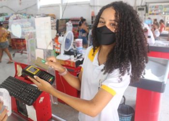 Bolsa Presença: Famílias dos estudantes da rede estadual recebem mais um crédito de R$ 150