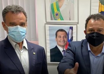 Deputado federal Daniel Almeida e vereador Valmir Rocha comemoram decisão da justiça sobre o HNAS