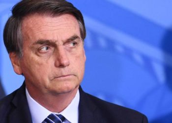 Bolsonaro volta a culpar governadores por alta dos combustíveis; ‘grande vilão é o ICMS’
