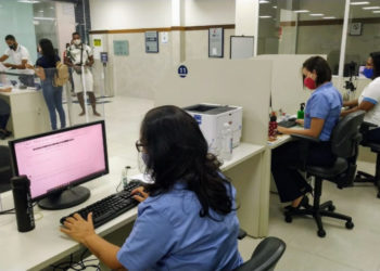 Detran e SAC vão exigir comprovante de vacinação para atendimento presencial