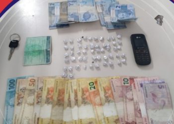 PM prende suspeito de tráfico de drogas e apreende pedras de crack em Paulo Afonso