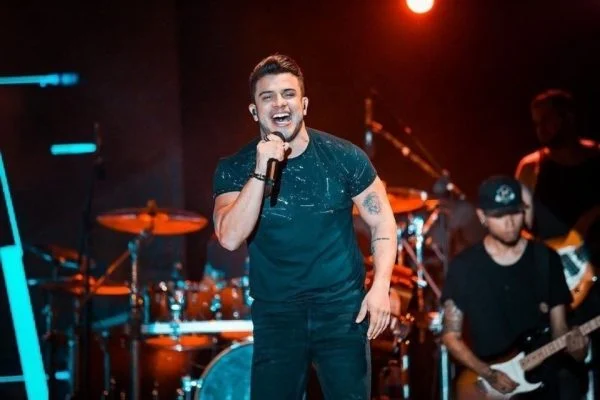 Cantor Ávine Vinny é solto por decisão da Justiça