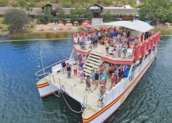 Fim de ano, férias… então simbora passear de catamarã nos cânions do São Francisco!