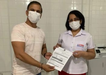 Marconi Daniel entrega Emenda Impositiva que beneficia pacientes renais
