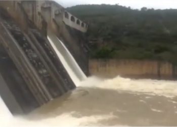 Chesf anuncia abertura de seis das sete comportas da Usina da Pedra, na Bahia