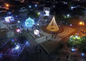 Glorienses se encantam com ornamentação de Natal: “Glória está iluminada, está linda!”