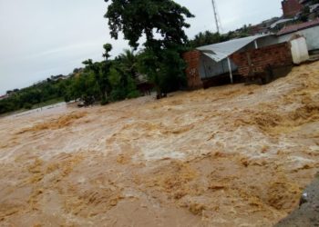 Temporais afetam quase 70 mil e deixam 3,7 mil desabrigados na Bahia, apontam bombeiros