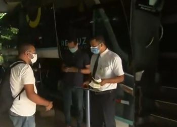 Comprovante de vacinação começa a ser exigido nas rodoviárias da Bahia; passageiros aprovam medida