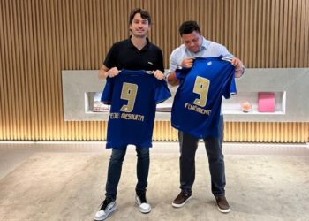 Ronaldo Fenômeno anuncia compra do Cruzeiro e se torna acionista majoritário do clube