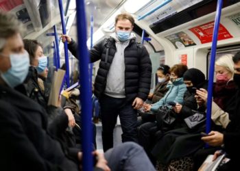 Especialistas: máscara de pano ou cirúrgica não protege contra ômicron