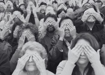 Negacionismo e inverdades na era da des-informação: um vírus que mata todos os dias (Evelyn Ferreira)