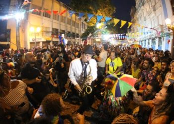 Carnaval de rua é suspenso no Recife por causa da alta de casos da Covid-19 e Influenza