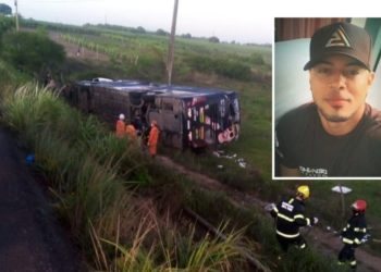 Cantor Devinho Novaes fica ferido em acidente com ônibus da banda em Alagoas; saxofonista morreu