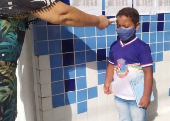 Escolas municipais de Paulo Afonso retornam aulas 100% presenciais cumprindo os protocolos
