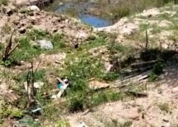 Vereador Gilmario Marinho fiscaliza obra inacabada no bairro Clériston Andrade