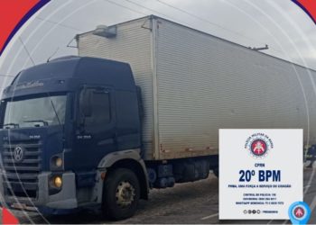 Policiais militares do 20º BPM recuperam caminhão com carga de cigarro tomado assalto em Abaré-BA