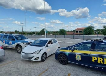 Mais um veículo com restrição de roubo é recuperado em ação conjunta da PRF e PM em Paulo Afonso (BA)