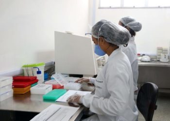 Lacen registra queda no número de casos positivos de Covid-19 em toda Bahia